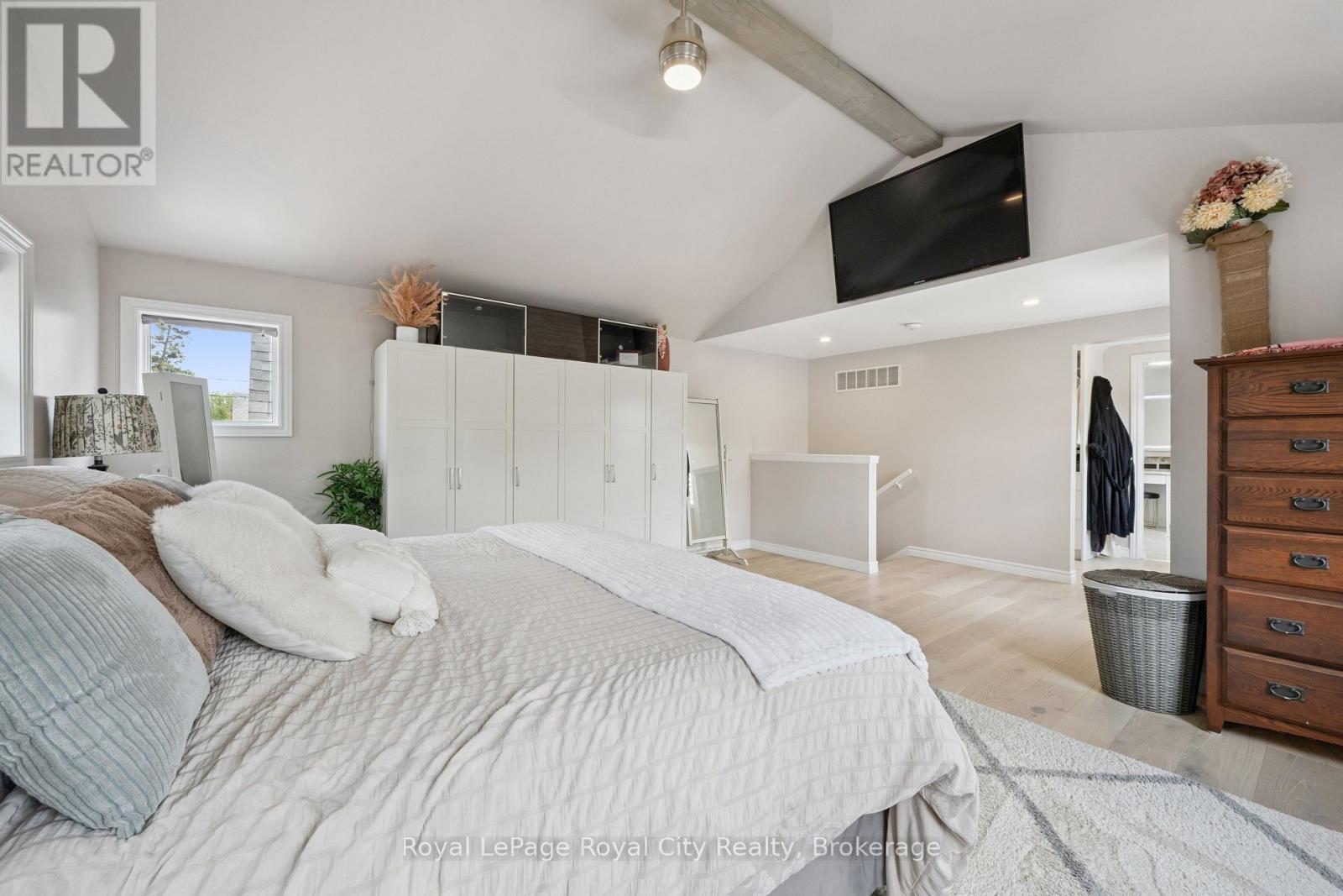 












8 ROSEWOOD AVENUE

,
Guelph (Junction/Onward Willow),




Ontario
N1H5Z9

