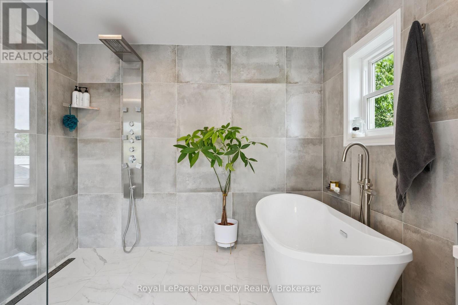












8 ROSEWOOD AVENUE

,
Guelph (Junction/Onward Willow),




Ontario
N1H5Z9

