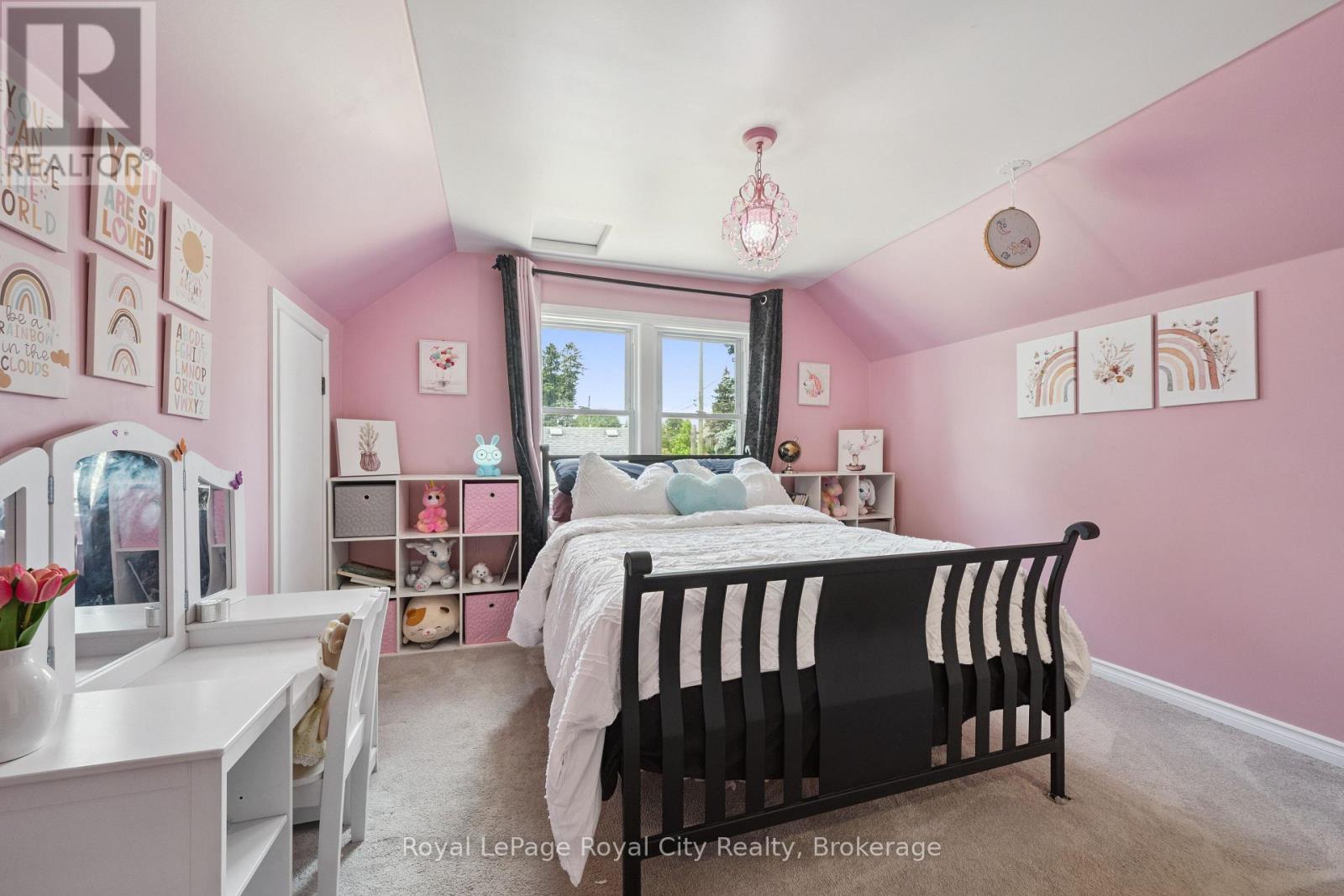 












8 ROSEWOOD AVENUE

,
Guelph (Junction/Onward Willow),




Ontario
N1H5Z9

