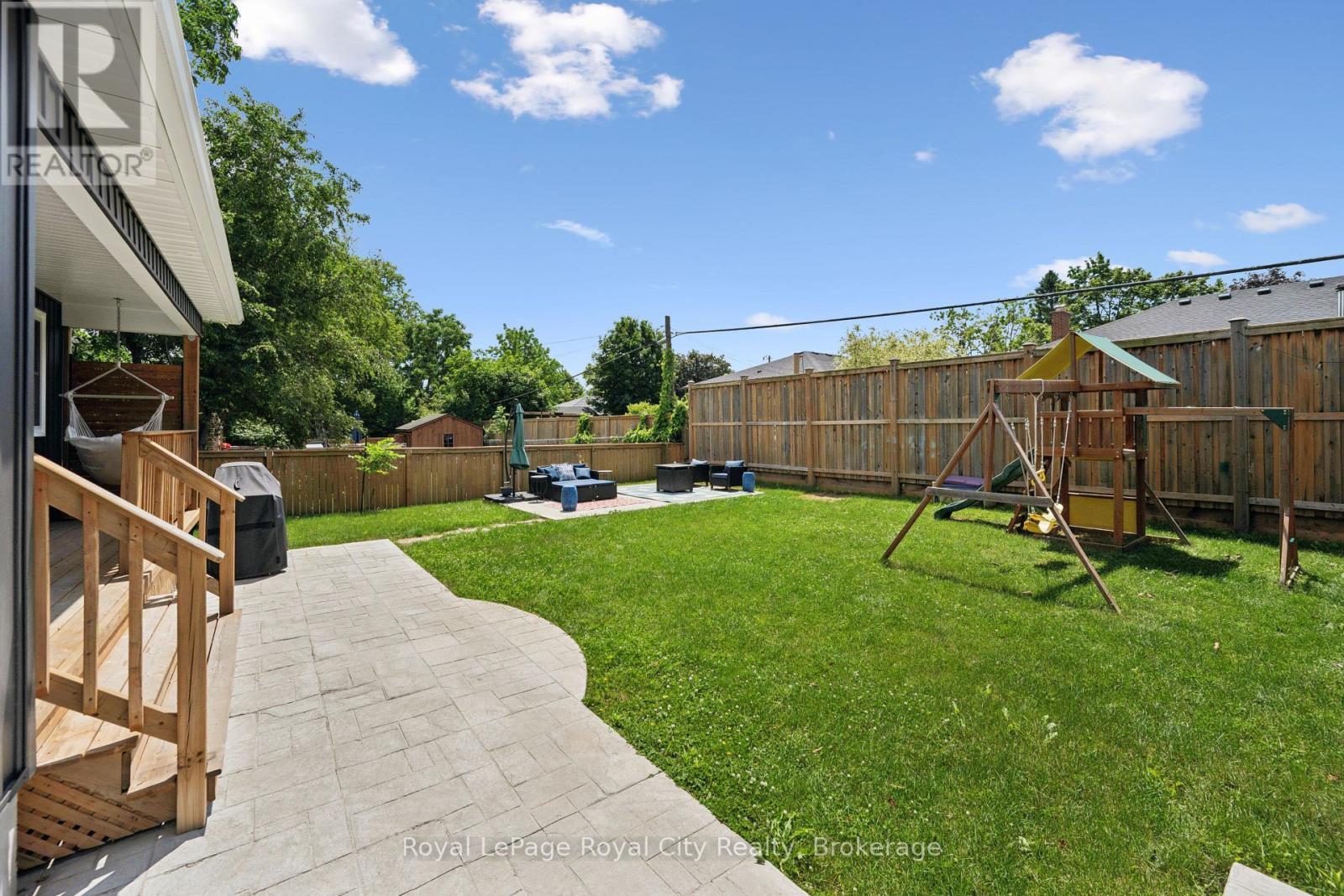 












8 ROSEWOOD AVENUE

,
Guelph (Junction/Onward Willow),




Ontario
N1H5Z9

