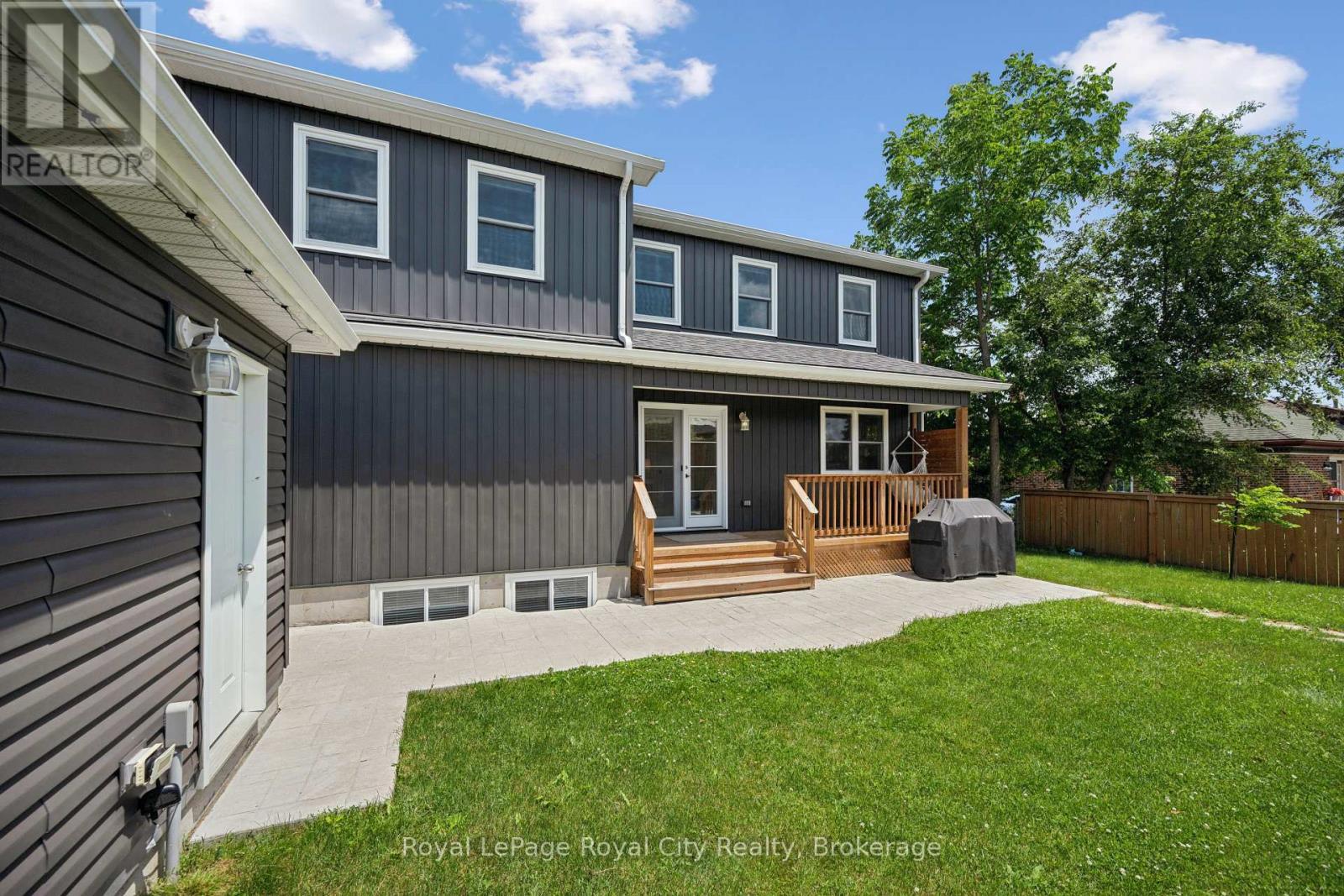 












8 ROSEWOOD AVENUE

,
Guelph (Junction/Onward Willow),




Ontario
N1H5Z9

