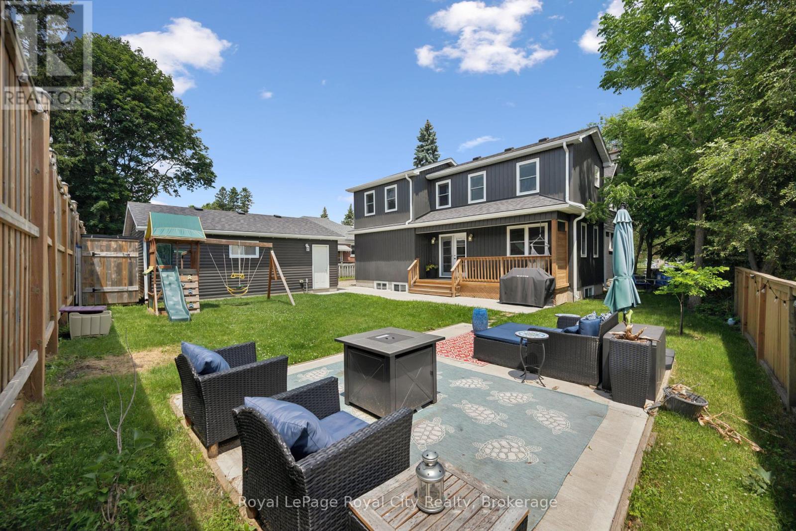 












8 ROSEWOOD AVENUE

,
Guelph (Junction/Onward Willow),




Ontario
N1H5Z9

