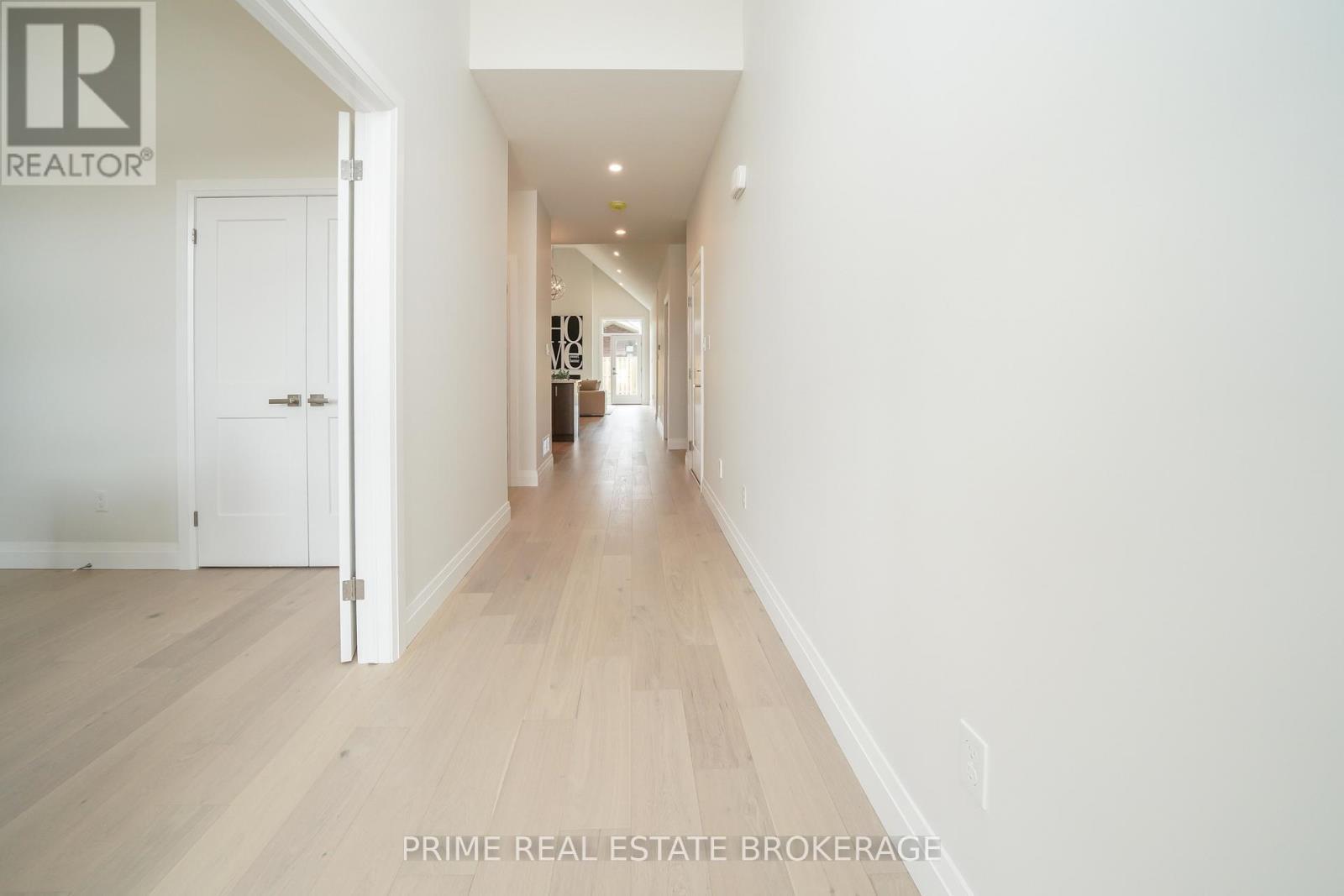 












6 - 62 COMPASS TRAIL

,
Central Elgin (Port Stanley),







Ontario
N5L0B4

