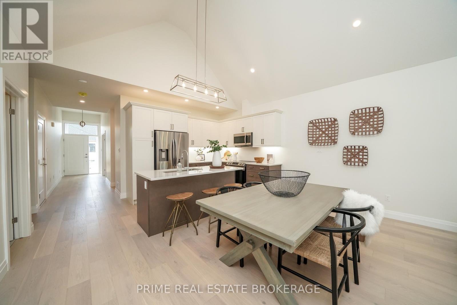 












6 - 62 COMPASS TRAIL

,
Central Elgin (Port Stanley),







Ontario
N5L0B4

