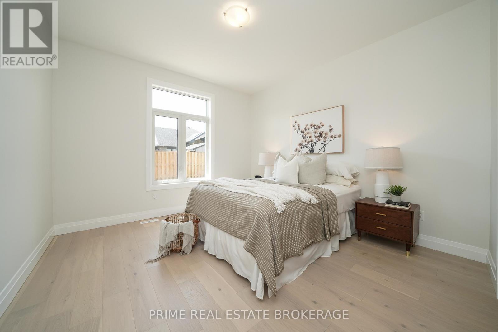 












6 - 62 COMPASS TRAIL

,
Central Elgin (Port Stanley),







Ontario
N5L0B4

