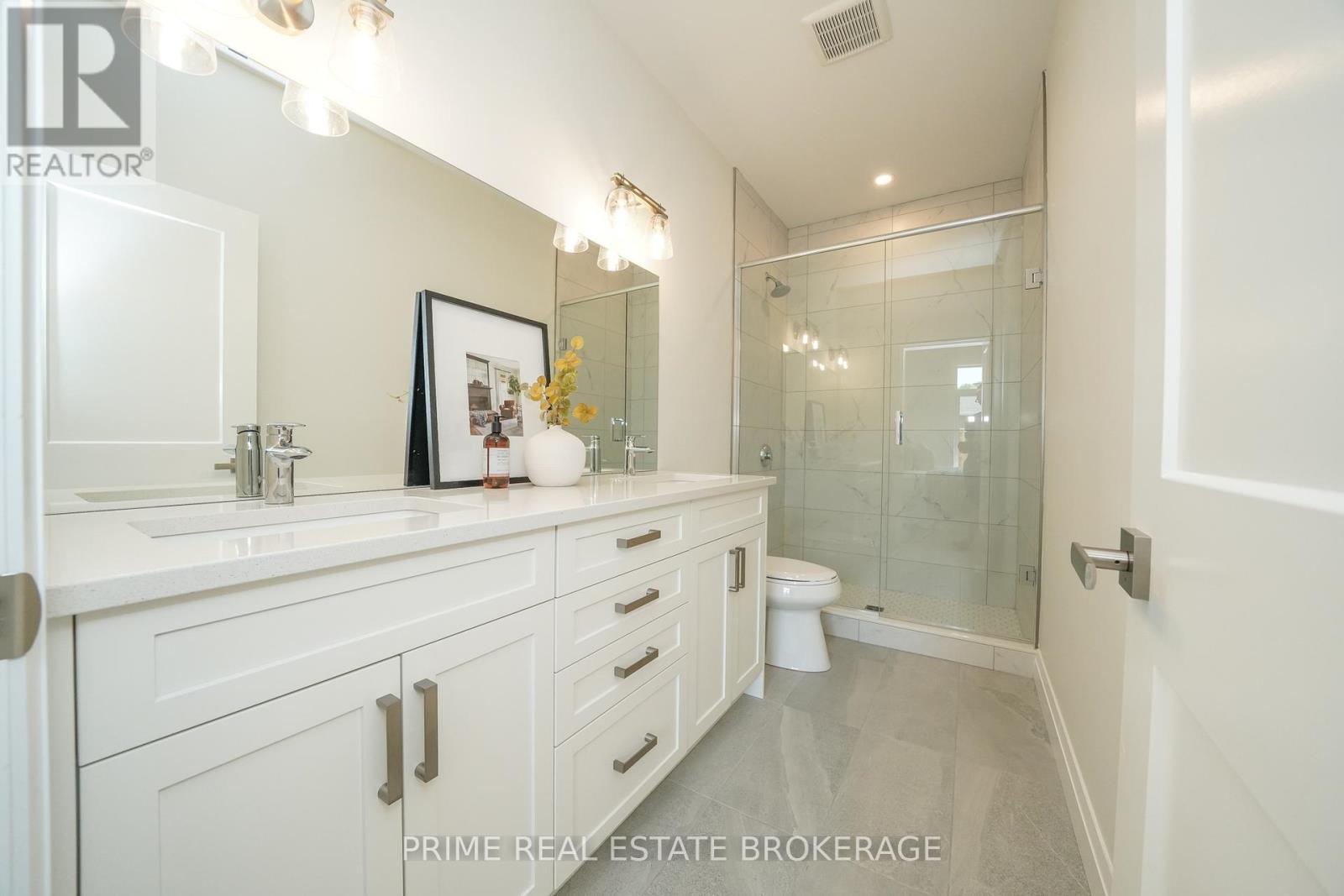












6 - 62 COMPASS TRAIL

,
Central Elgin (Port Stanley),







Ontario
N5L0B4

