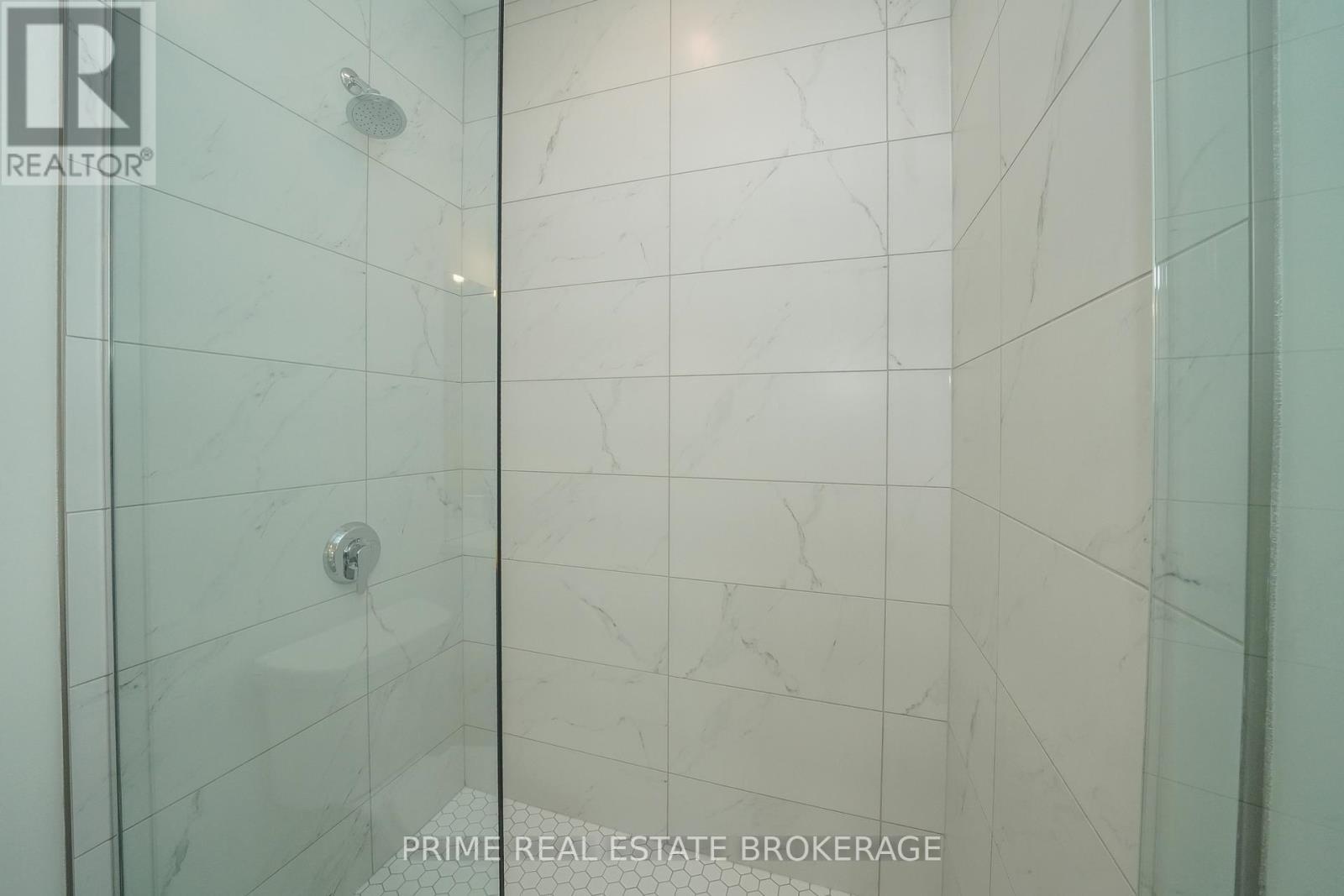 












6 - 62 COMPASS TRAIL

,
Central Elgin (Port Stanley),







Ontario
N5L0B4

