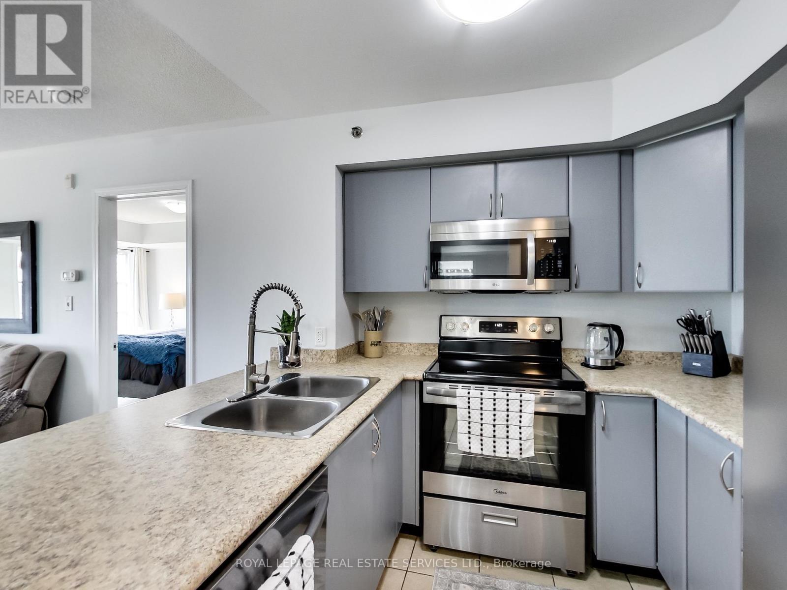












221 - 3060 ROTARY WAY

,
Burlington,




Ontario
L7M0G9

