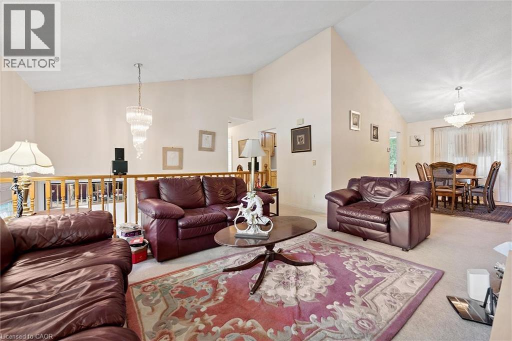 












176 SANDFORD FLEMING Drive

,
Waterloo,




Ontario
N2T1G2

