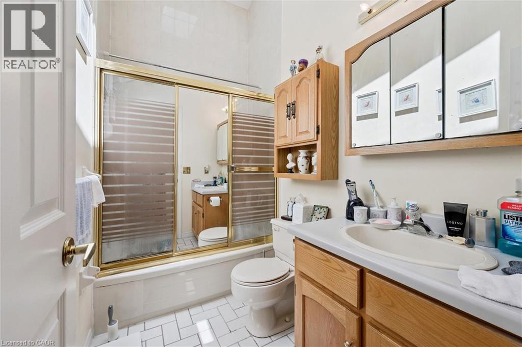 












176 SANDFORD FLEMING Drive

,
Waterloo,




Ontario
N2T1G2

