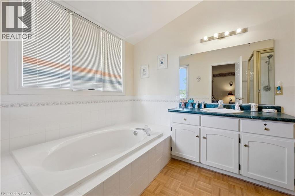 












176 SANDFORD FLEMING Drive

,
Waterloo,




Ontario
N2T1G2


