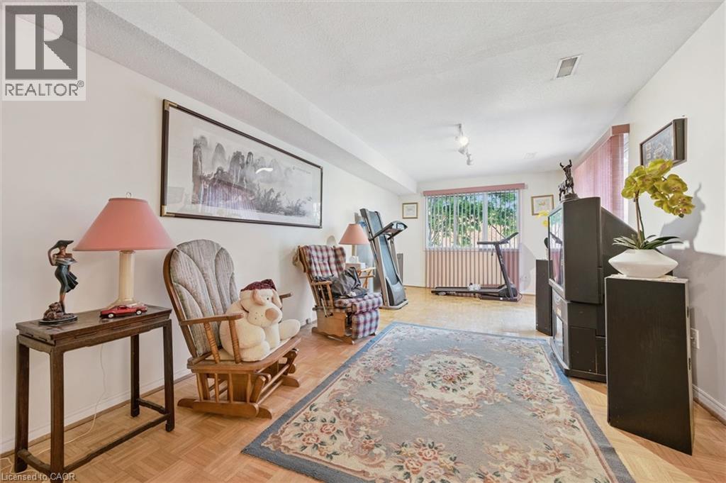 












176 SANDFORD FLEMING Drive

,
Waterloo,




Ontario
N2T1G2

