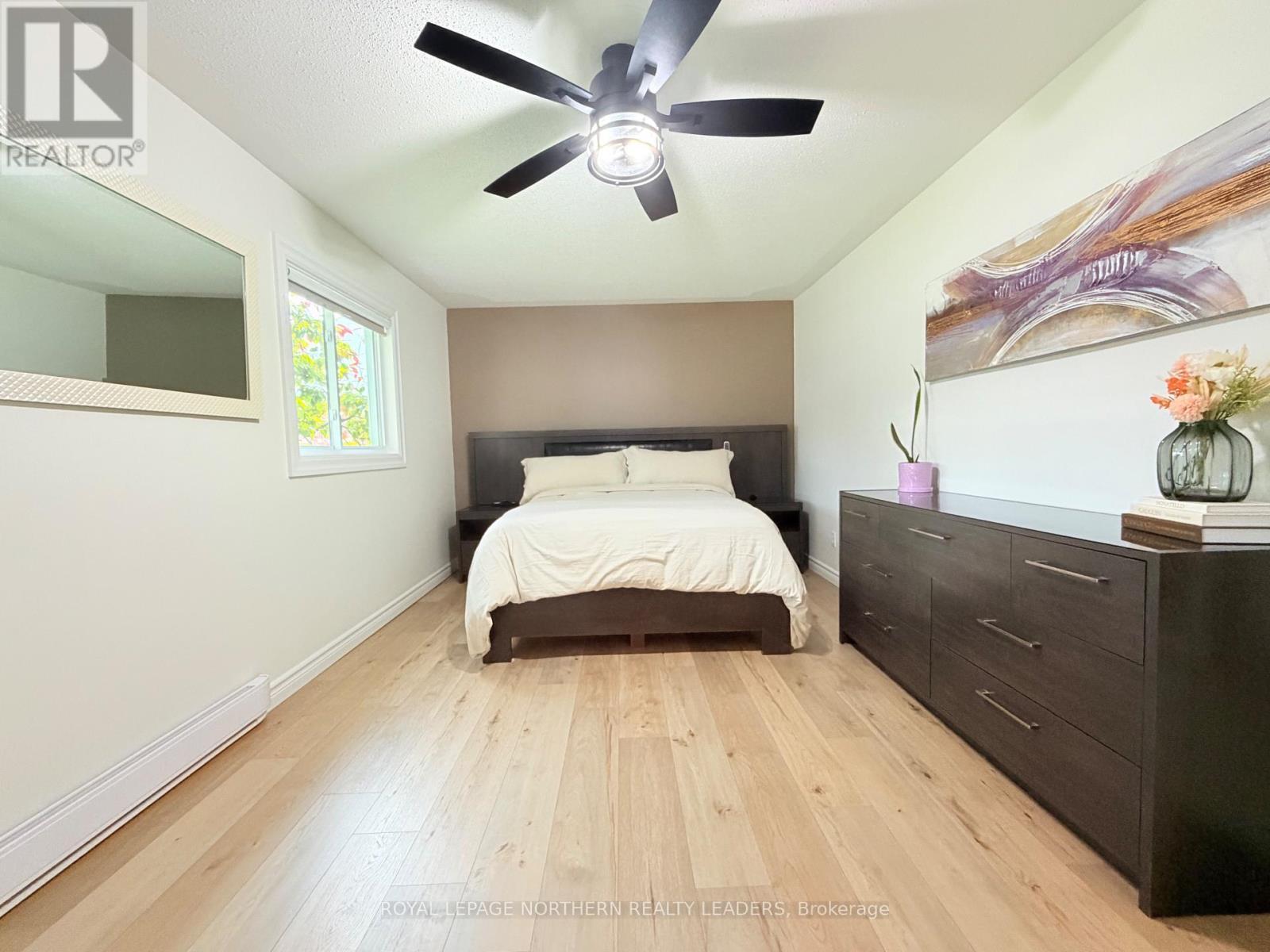 












1106 GREENINGDON DRIVE

,
Timmins (MTJ - Main Area),




Ontario
P4R1B2

