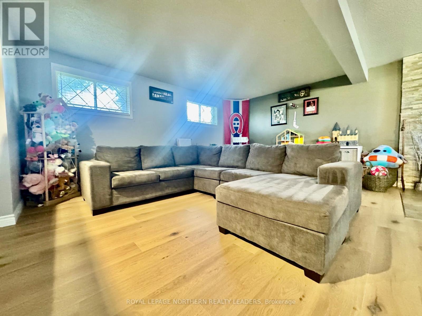 












1106 GREENINGDON DRIVE

,
Timmins (MTJ - Main Area),




Ontario
P4R1B2

