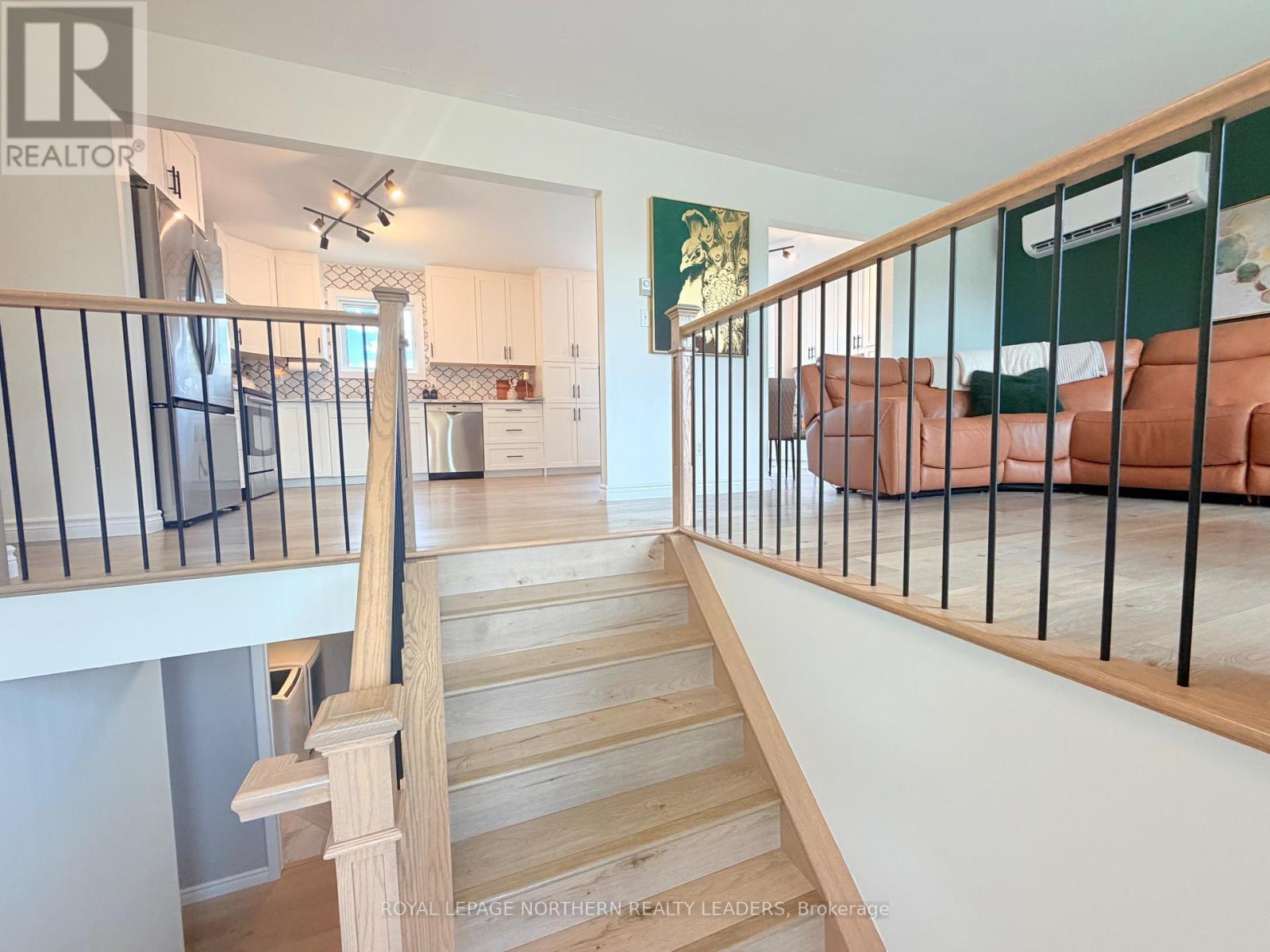 












1106 GREENINGDON DRIVE

,
Timmins (MTJ - Main Area),




Ontario
P4R1B2

