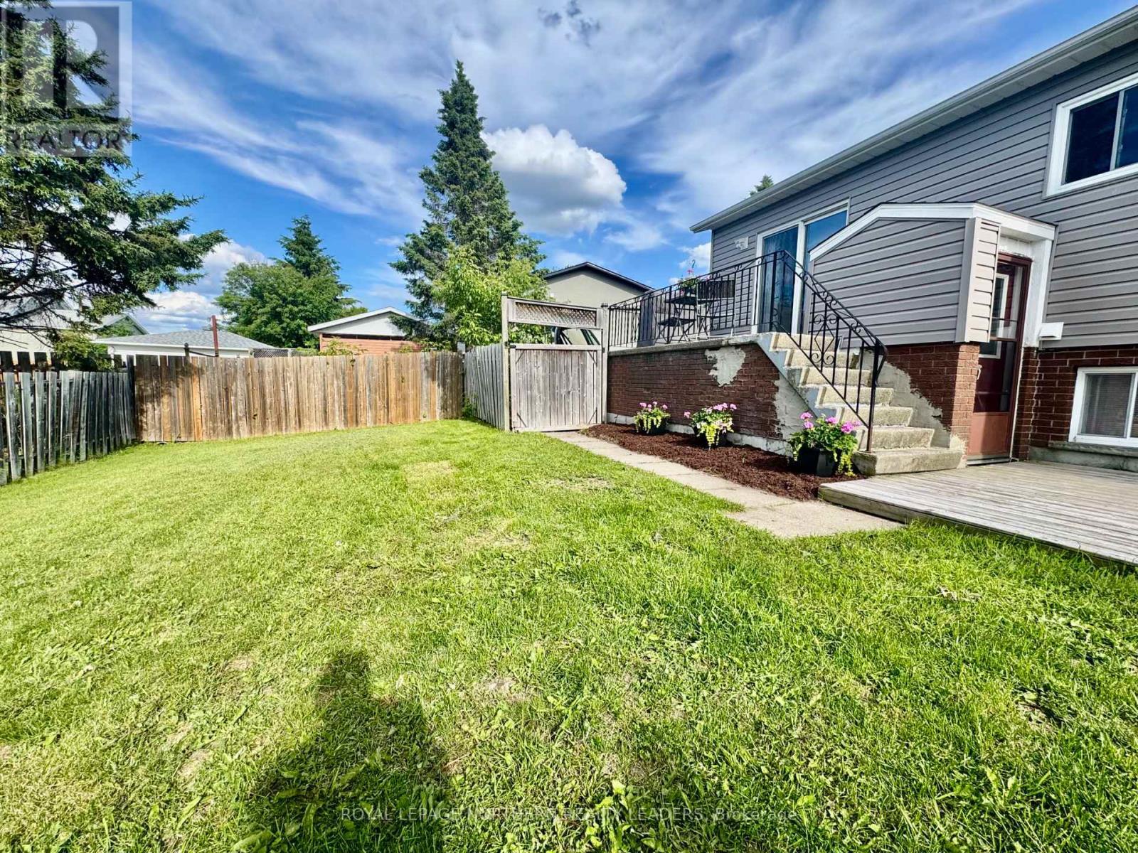 












1106 GREENINGDON DRIVE

,
Timmins (MTJ - Main Area),




Ontario
P4R1B2

