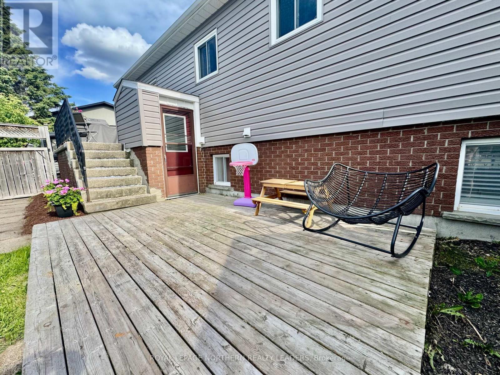 












1106 GREENINGDON DRIVE

,
Timmins (MTJ - Main Area),




Ontario
P4R1B2

