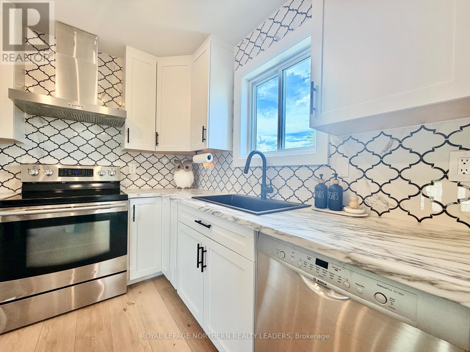 












1106 GREENINGDON DRIVE

,
Timmins (MTJ - Main Area),




Ontario
P4R1B2

