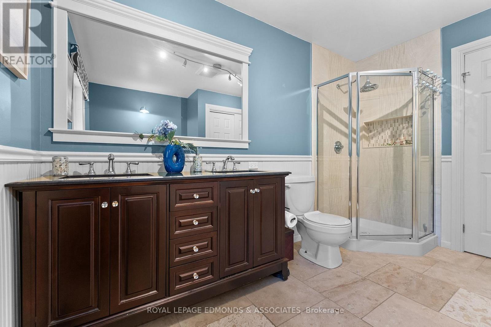 












37 SELLEY STREET

,
Petawawa,




Ontario
K8H3G9

