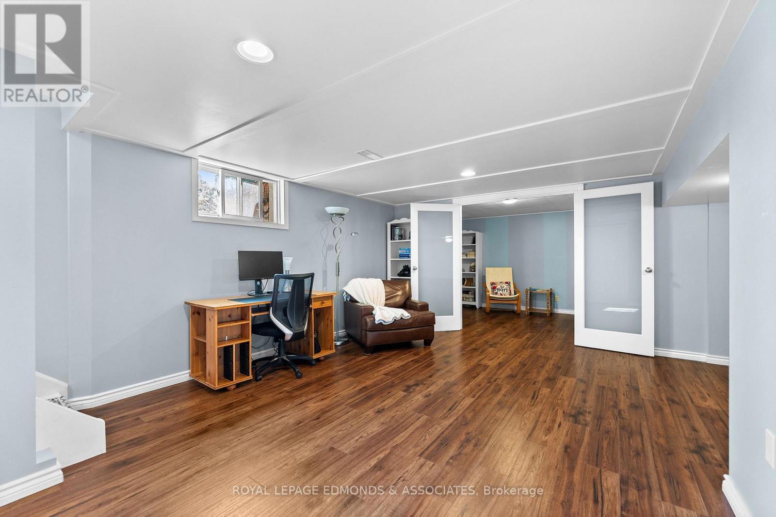 












37 SELLEY STREET

,
Petawawa,




Ontario
K8H3G9

