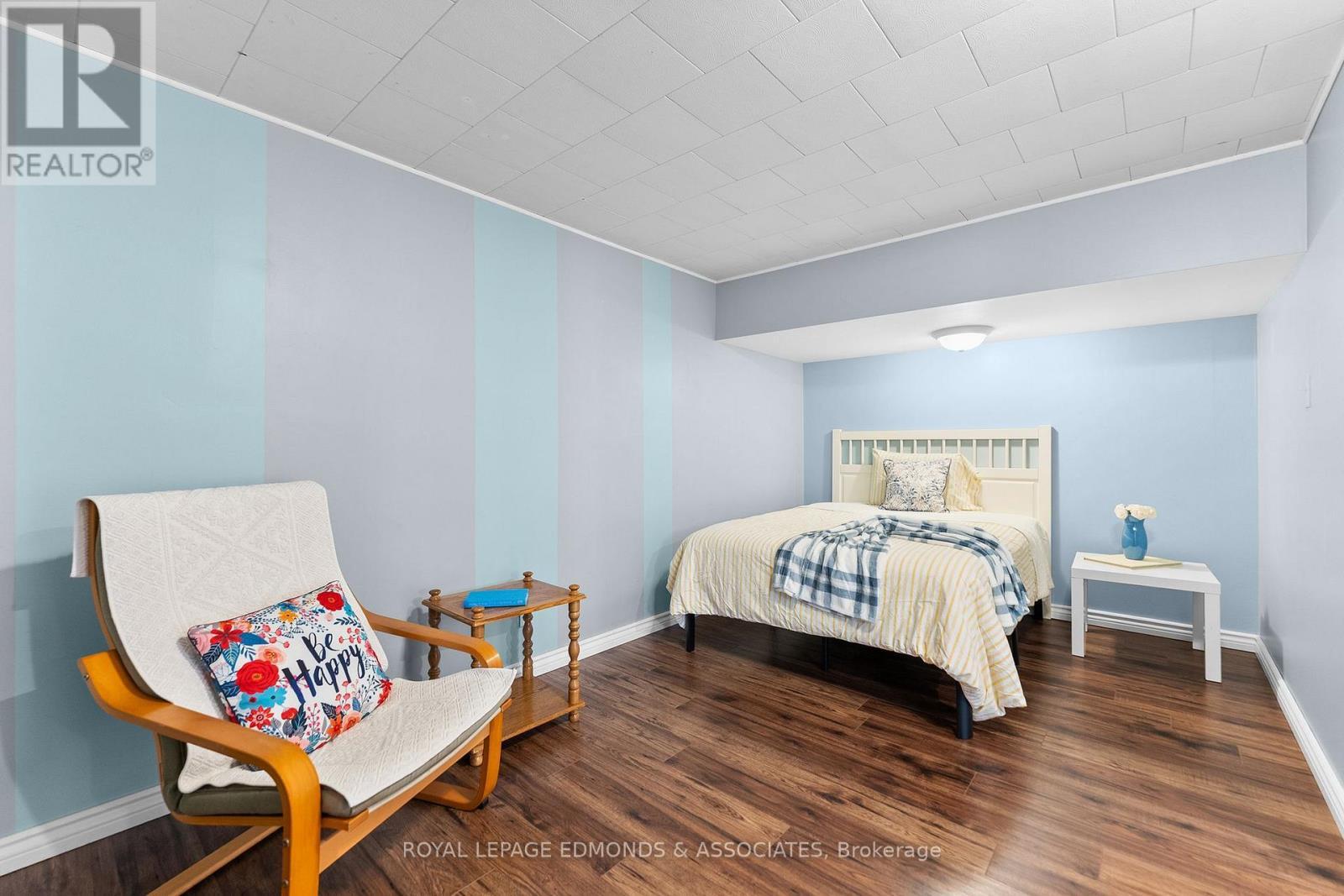 












37 SELLEY STREET

,
Petawawa,




Ontario
K8H3G9

