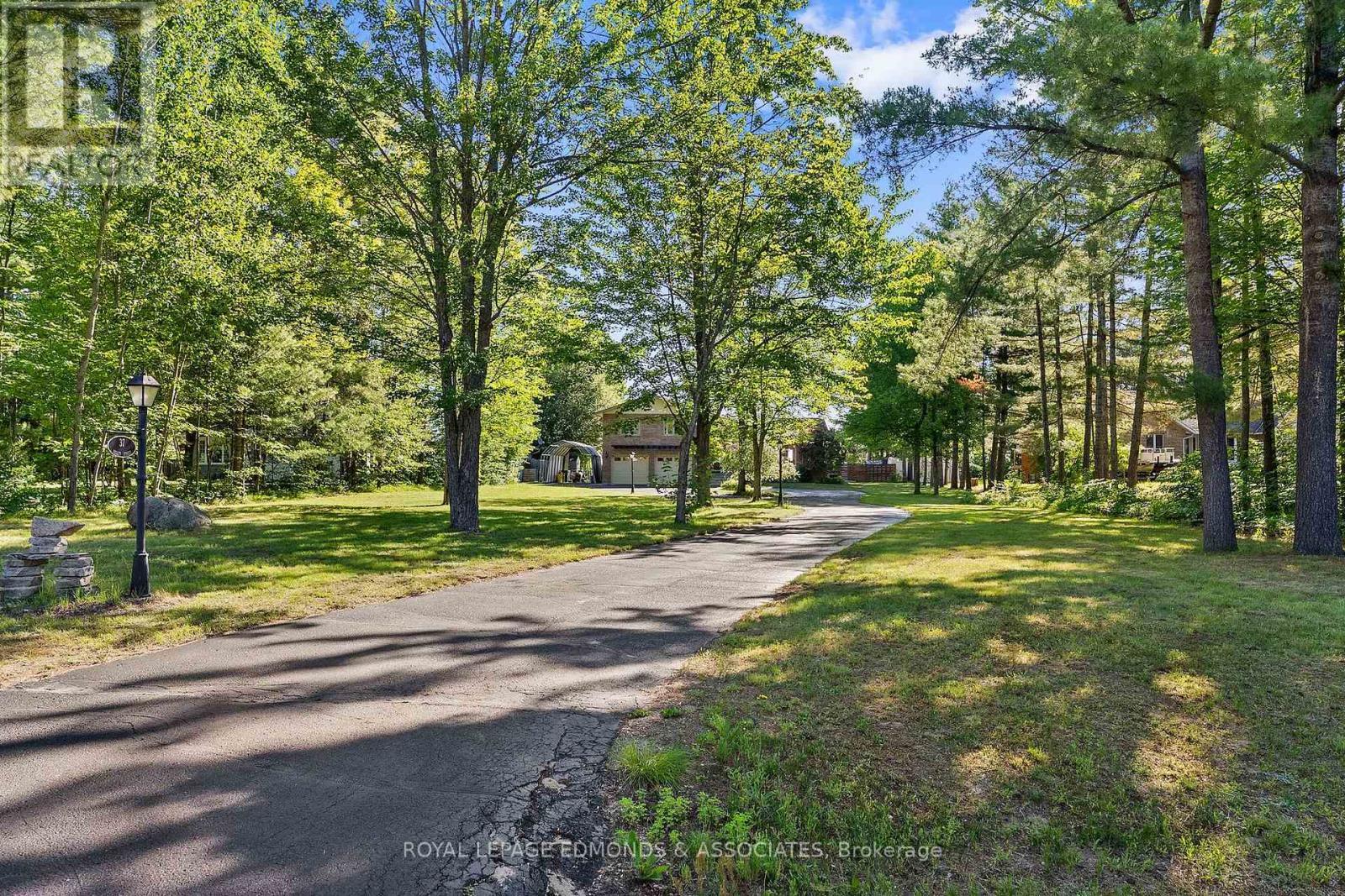 












37 SELLEY STREET

,
Petawawa,




Ontario
K8H3G9

