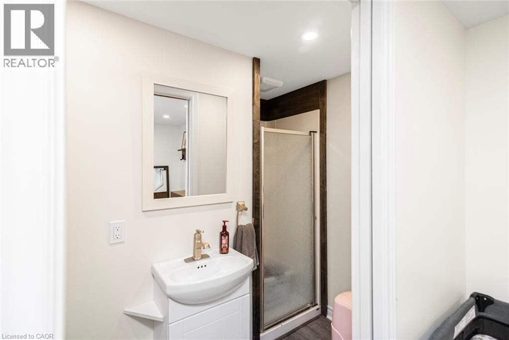 












811 TAMARAC Street

,
Dunnville,




Ontario
N1A2E5

