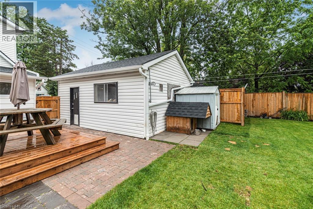 












811 TAMARAC Street

,
Dunnville,




Ontario
N1A2E5


