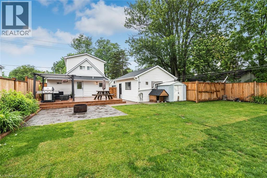 












811 TAMARAC Street

,
Dunnville,




Ontario
N1A2E5

