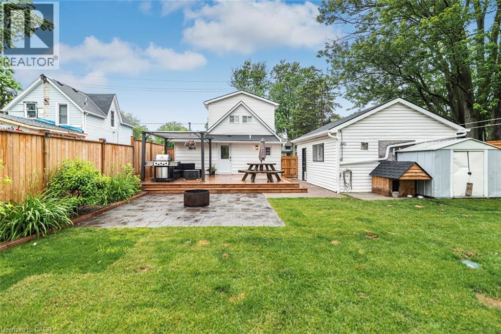 












811 TAMARAC Street

,
Dunnville,




Ontario
N1A2E5

