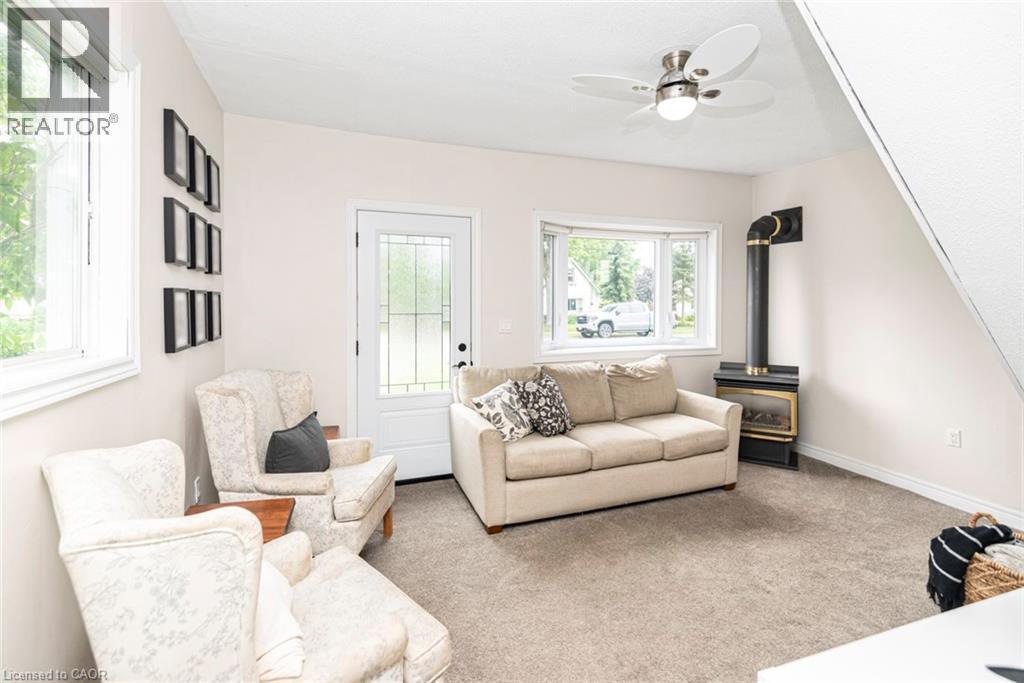 












811 TAMARAC Street

,
Dunnville,




Ontario
N1A2E5

