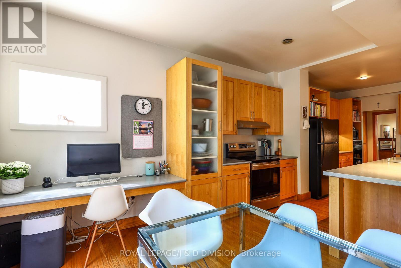 












181 RUMSEY ROAD

,
Toronto,




Ontario
M4G1P4

