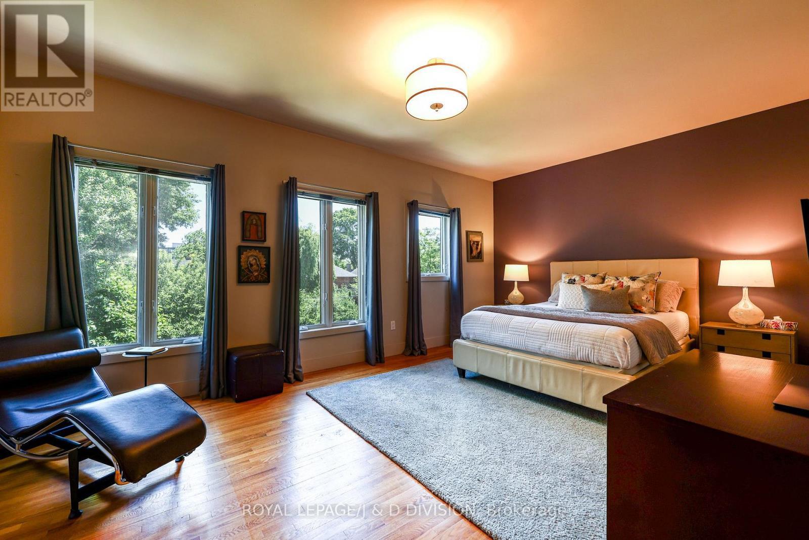 












181 RUMSEY ROAD

,
Toronto,




Ontario
M4G1P4

