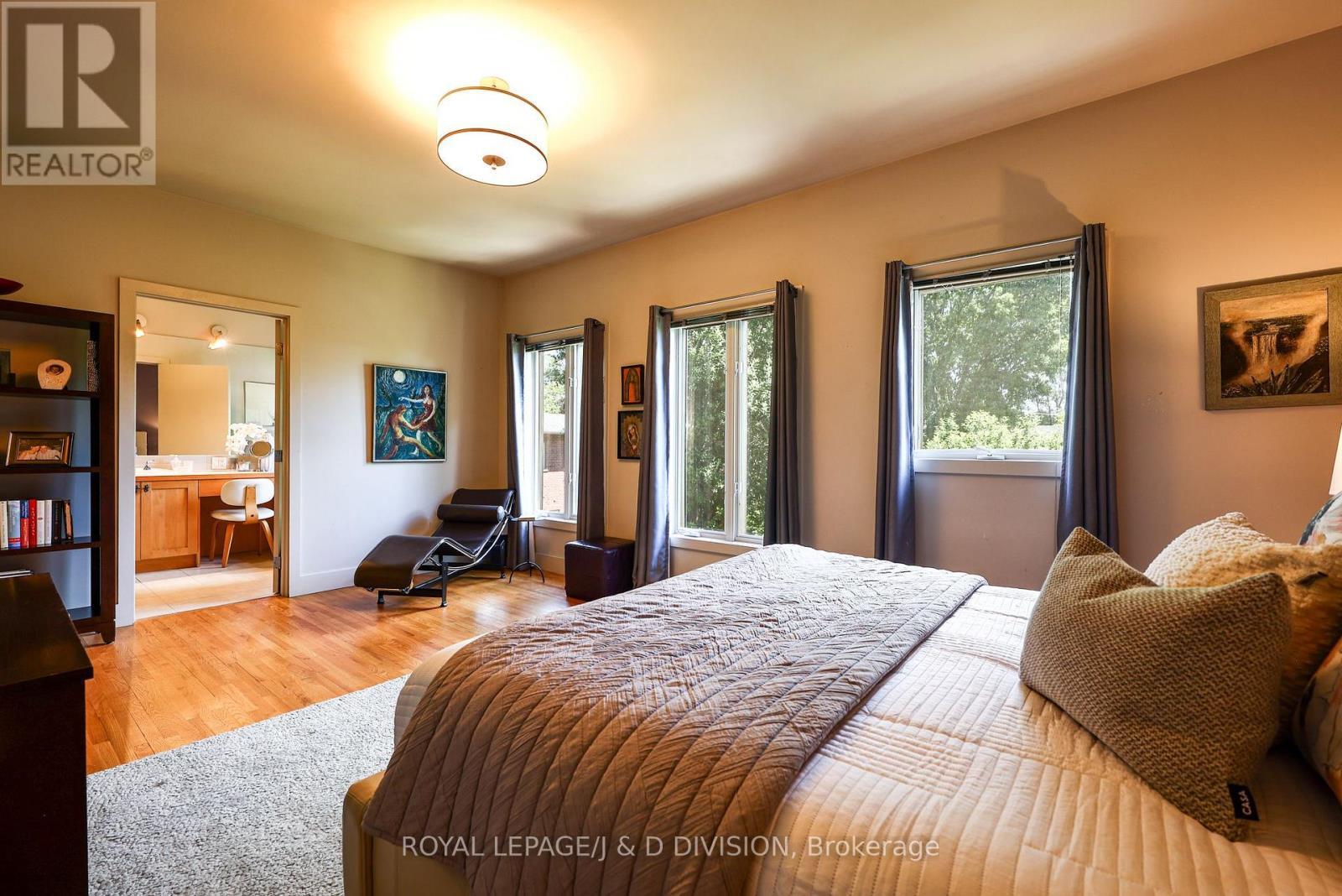 












181 RUMSEY ROAD

,
Toronto,




Ontario
M4G1P4

