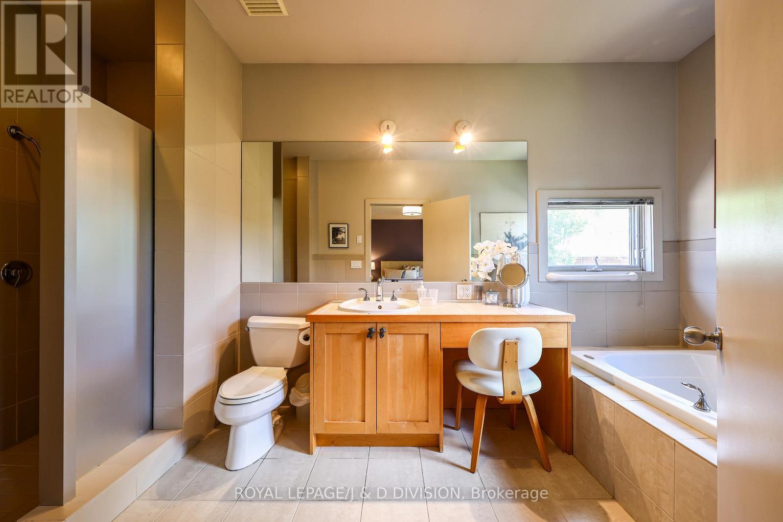 












181 RUMSEY ROAD

,
Toronto,




Ontario
M4G1P4

