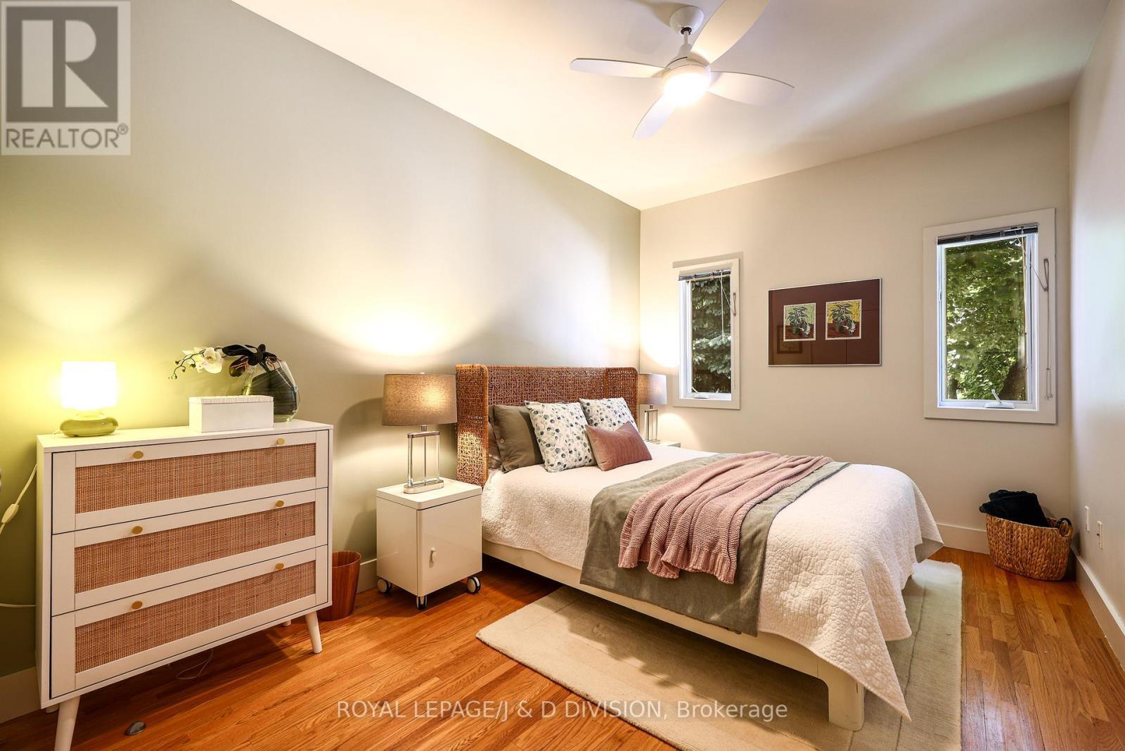 












181 RUMSEY ROAD

,
Toronto,




Ontario
M4G1P4

