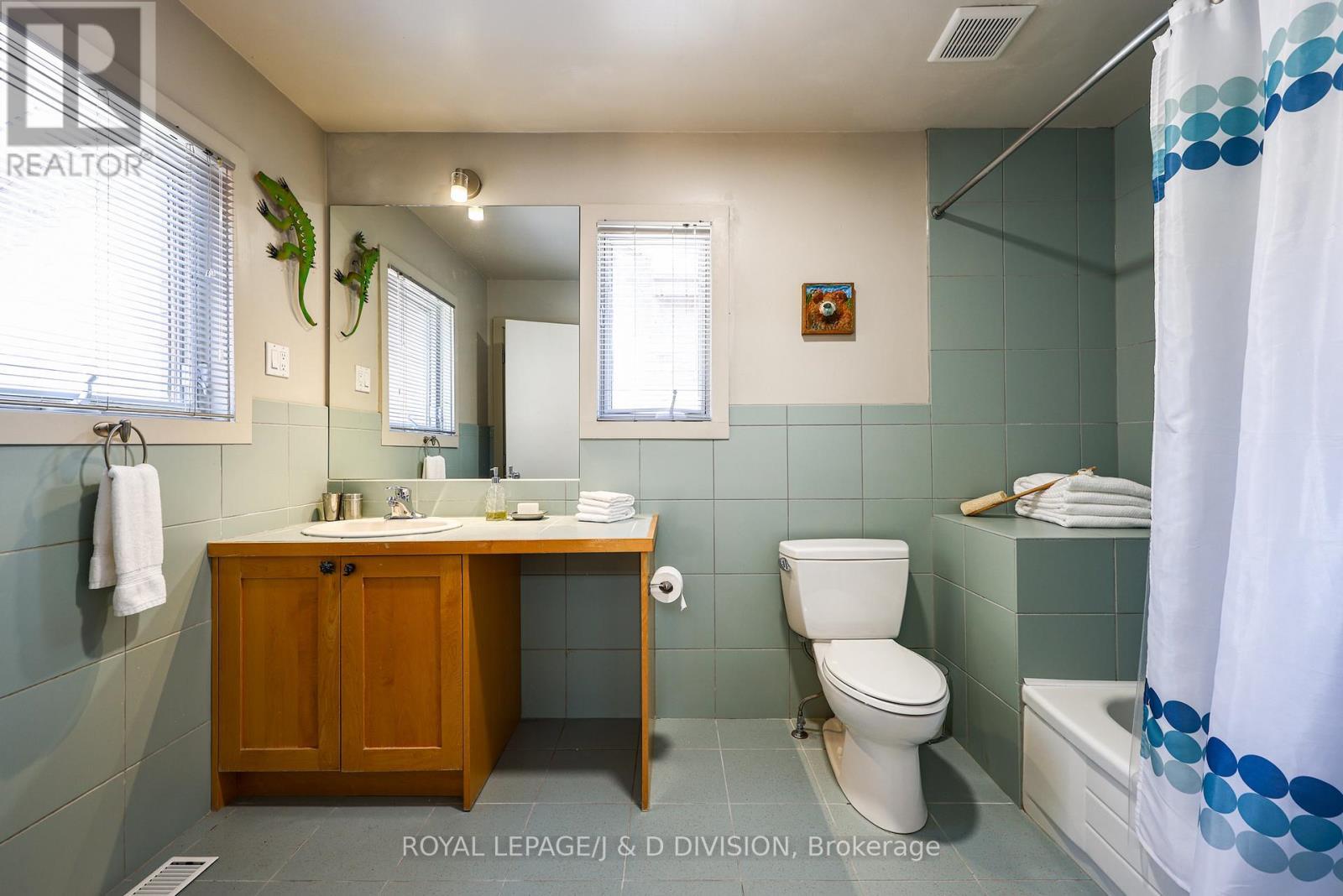 












181 RUMSEY ROAD

,
Toronto,




Ontario
M4G1P4

