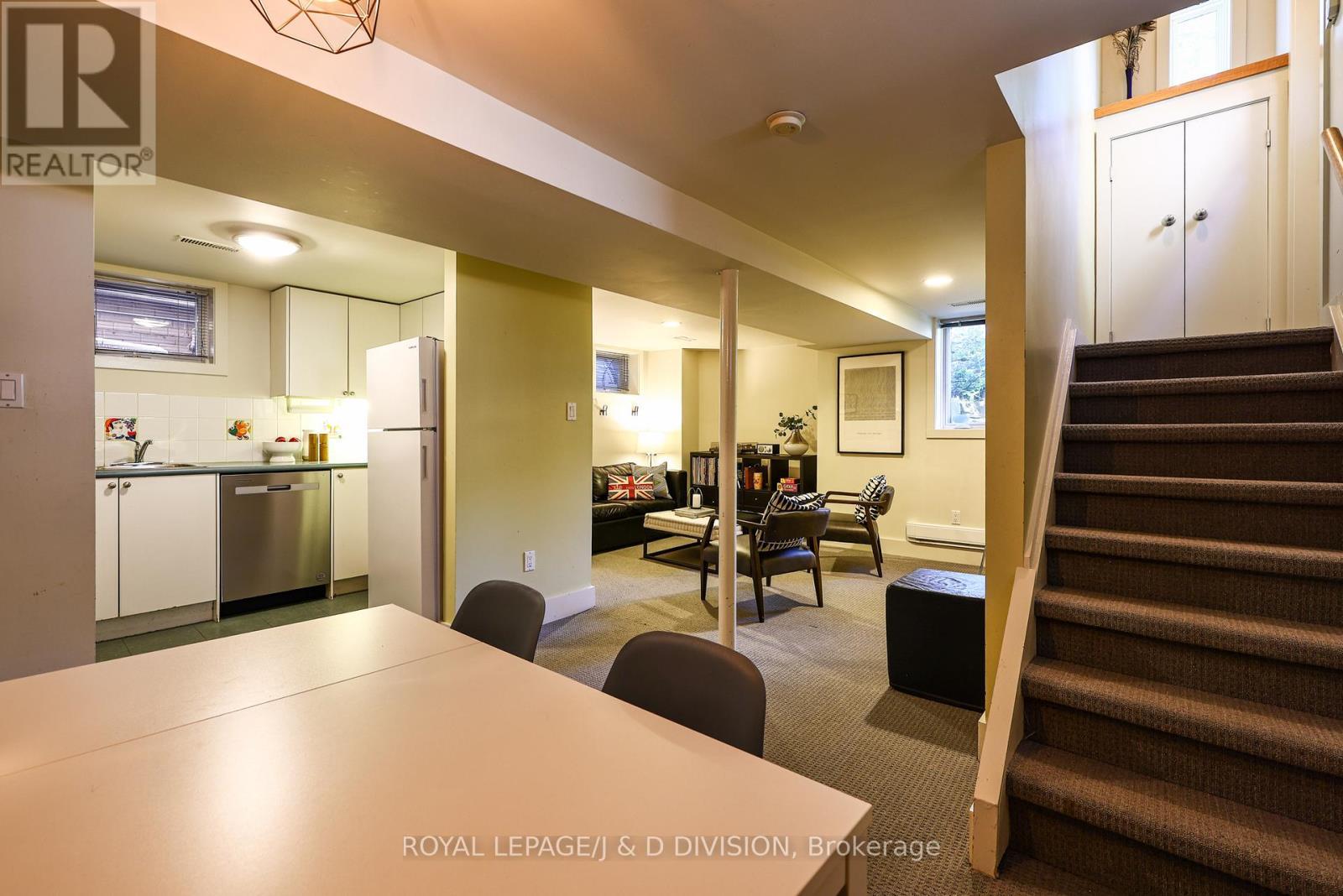 












181 RUMSEY ROAD

,
Toronto,




Ontario
M4G1P4


