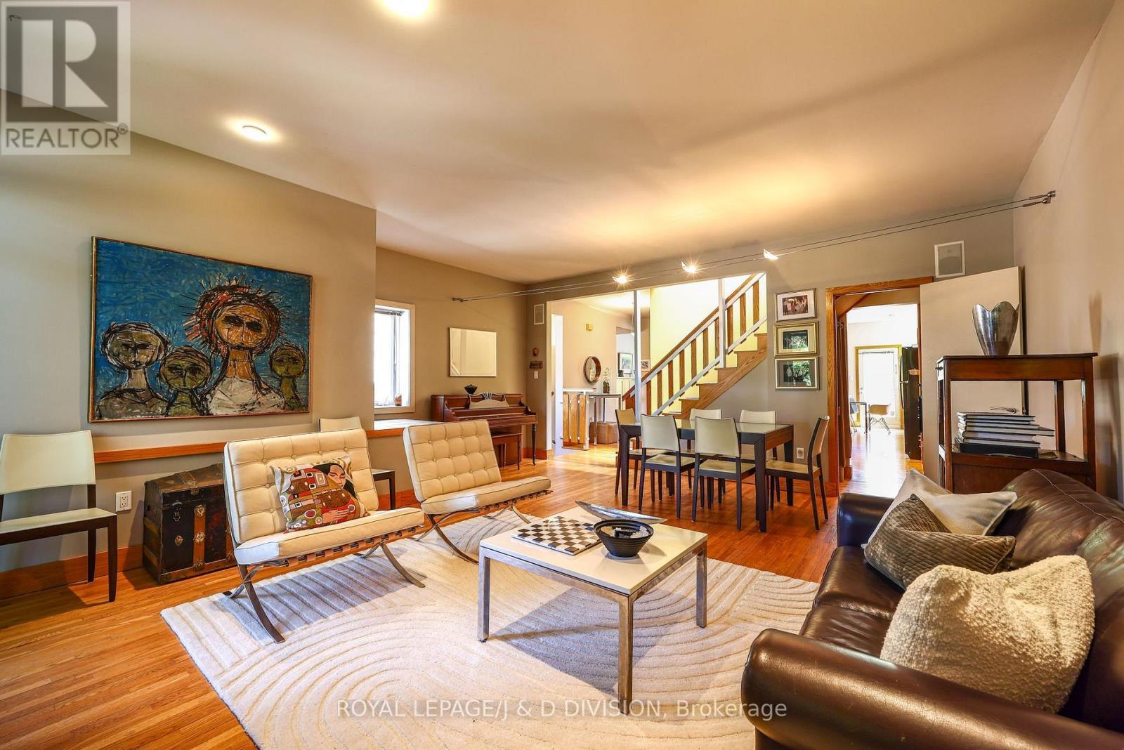 












181 RUMSEY ROAD

,
Toronto,




Ontario
M4G1P4

