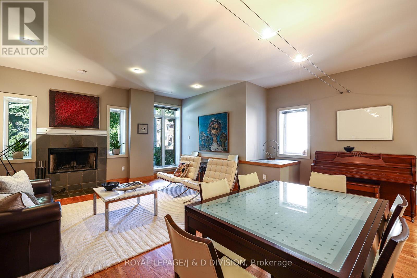 












181 RUMSEY ROAD

,
Toronto,




Ontario
M4G1P4

