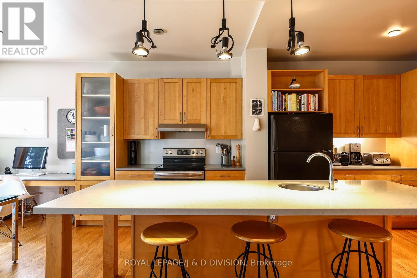 












181 RUMSEY ROAD

,
Toronto,




Ontario
M4G1P4

