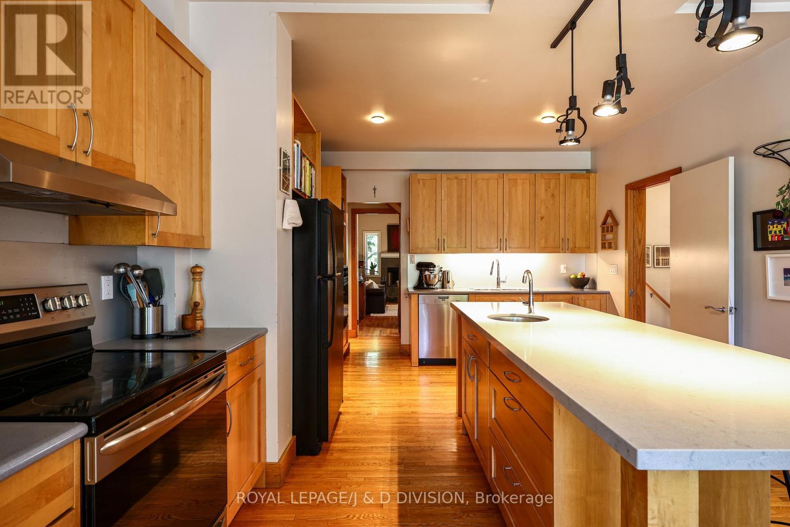 












181 RUMSEY ROAD

,
Toronto,




Ontario
M4G1P4

