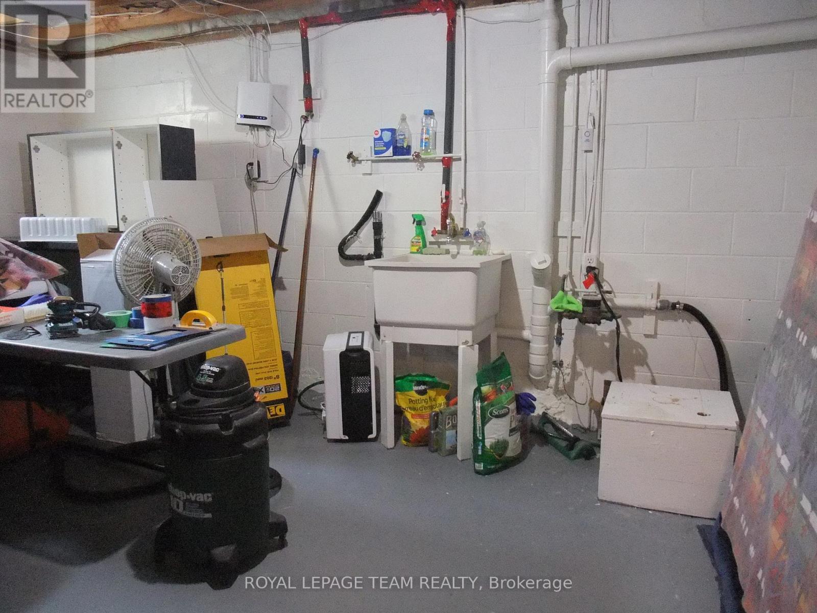 












343 HARRY STREET

,
Renfrew,




Ontario
K7V3E5

