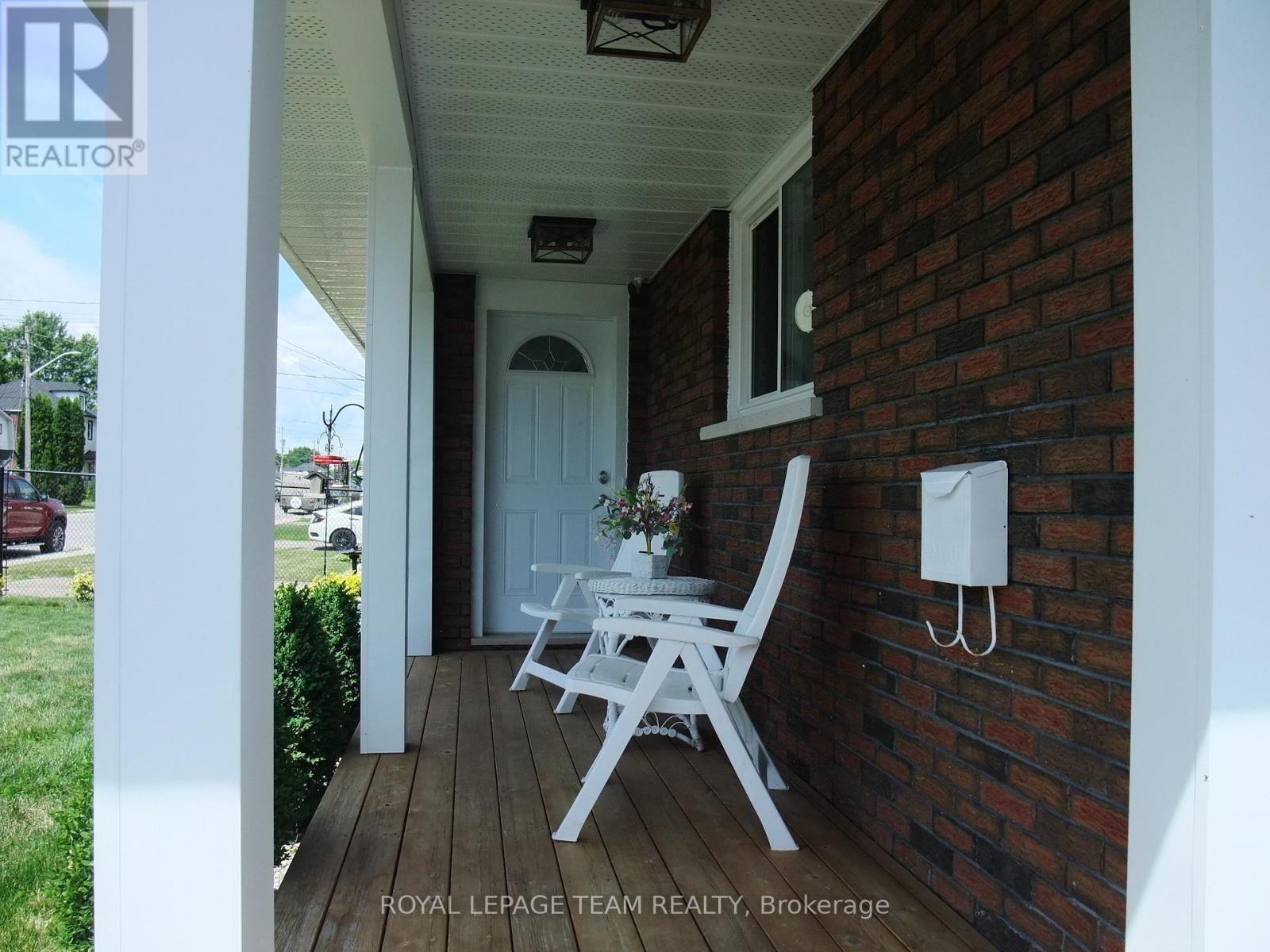 












343 HARRY STREET

,
Renfrew,




Ontario
K7V3E5

