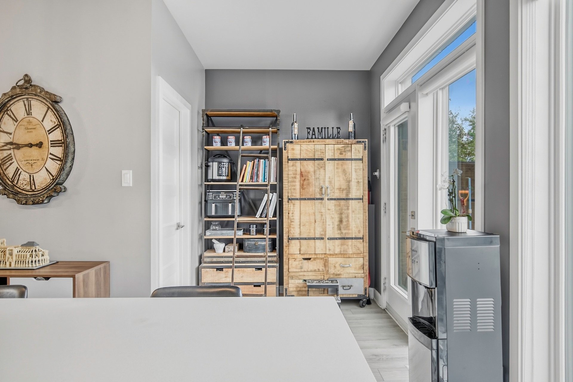 









1361


Rue des Tilleuls

,
Saint-Bruno-de-Montarville,




QC
J3V0C5


