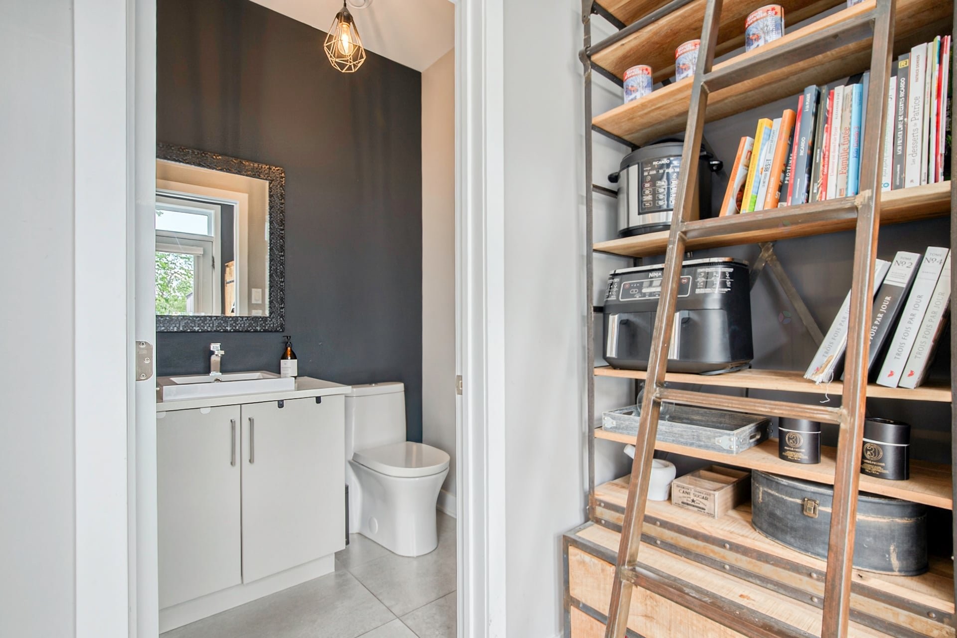 









1361


Rue des Tilleuls

,
Saint-Bruno-de-Montarville,




QC
J3V0C5

