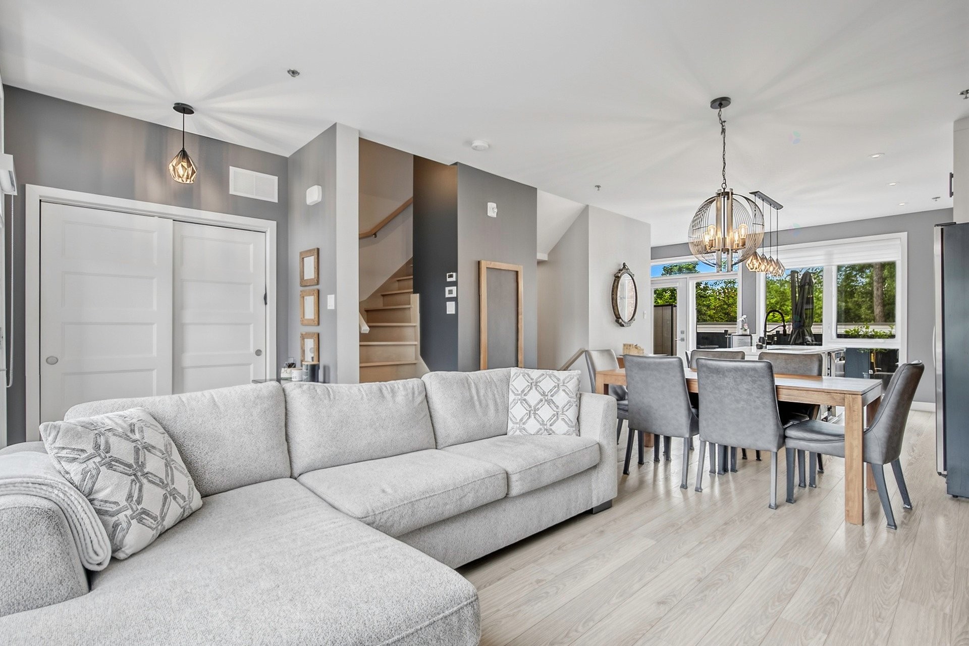 









1361


Rue des Tilleuls

,
Saint-Bruno-de-Montarville,




QC
J3V0C5

