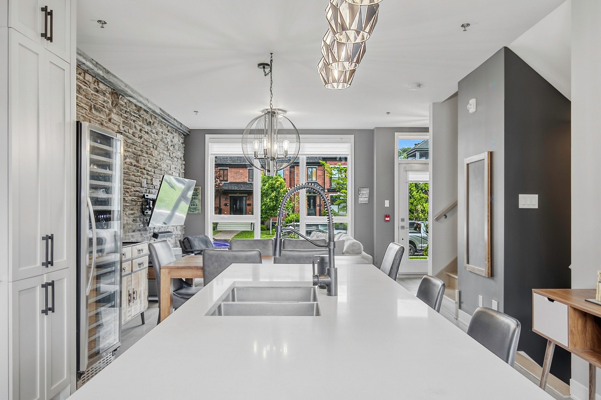 









1361


Rue des Tilleuls

,
Saint-Bruno-de-Montarville,




QC
J3V0C5

