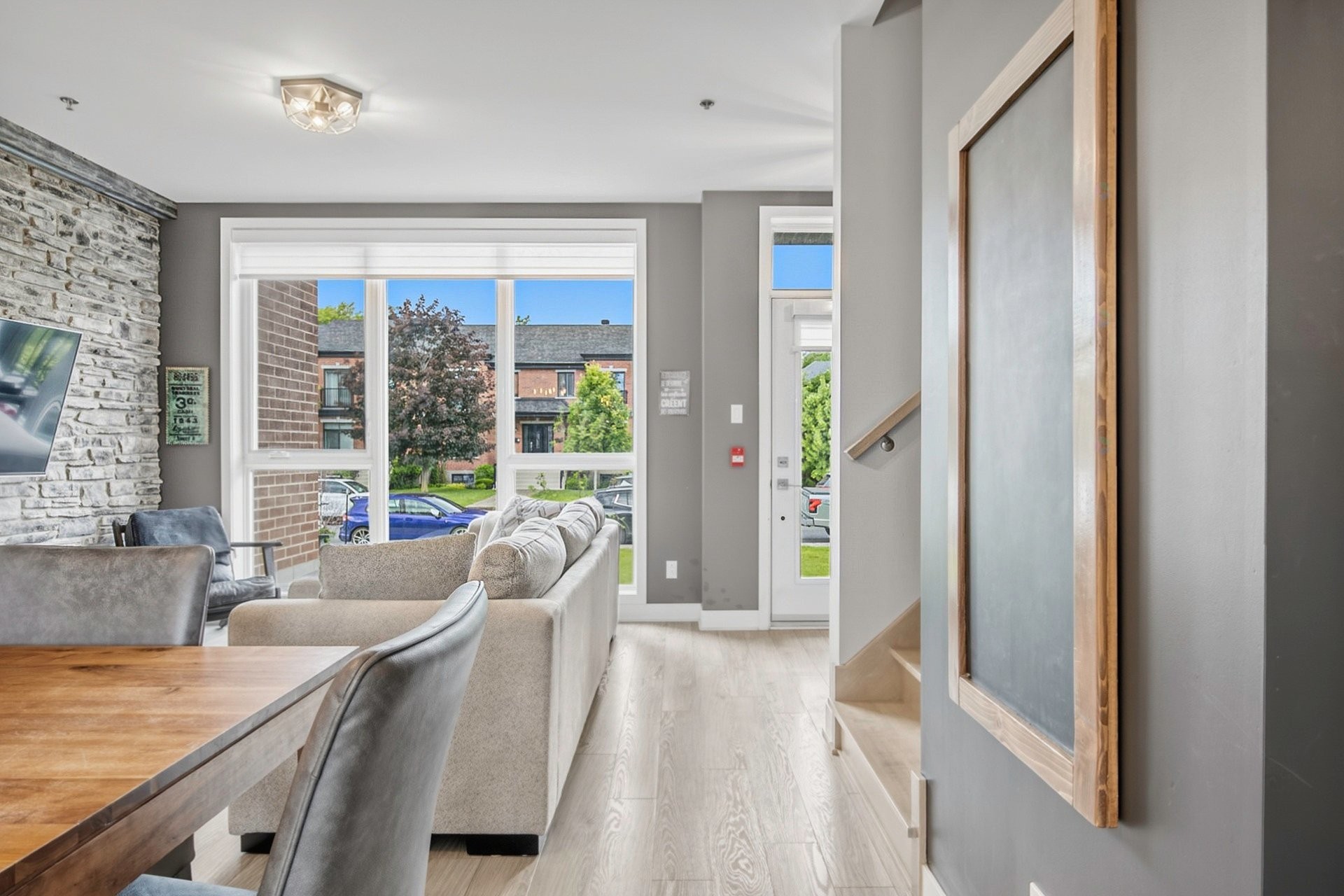 









1361


Rue des Tilleuls

,
Saint-Bruno-de-Montarville,




QC
J3V0C5

