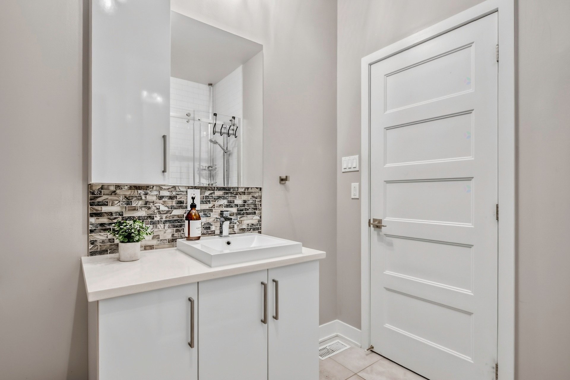 









1361


Rue des Tilleuls

,
Saint-Bruno-de-Montarville,




QC
J3V0C5

